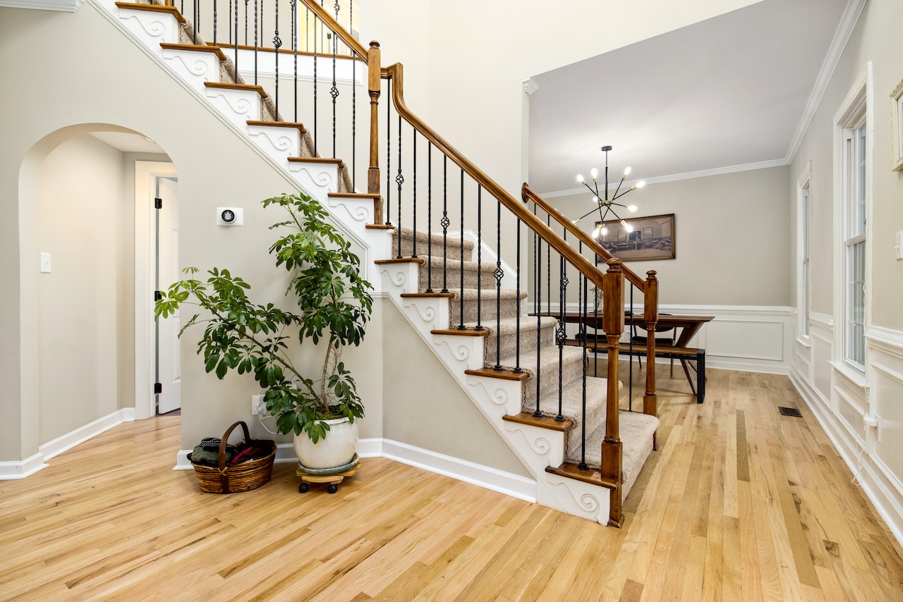 Cómo modernizar tu hogar instalando pisos de parquet [PASOS PARA REALI, image size:1280x854