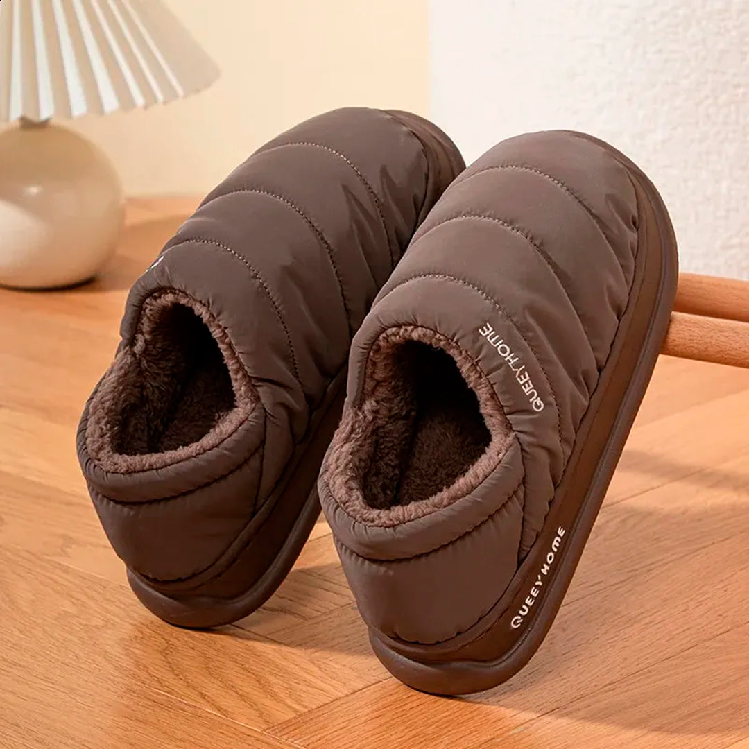 Pantufla Cerrada Queey Home con Simil Corderito