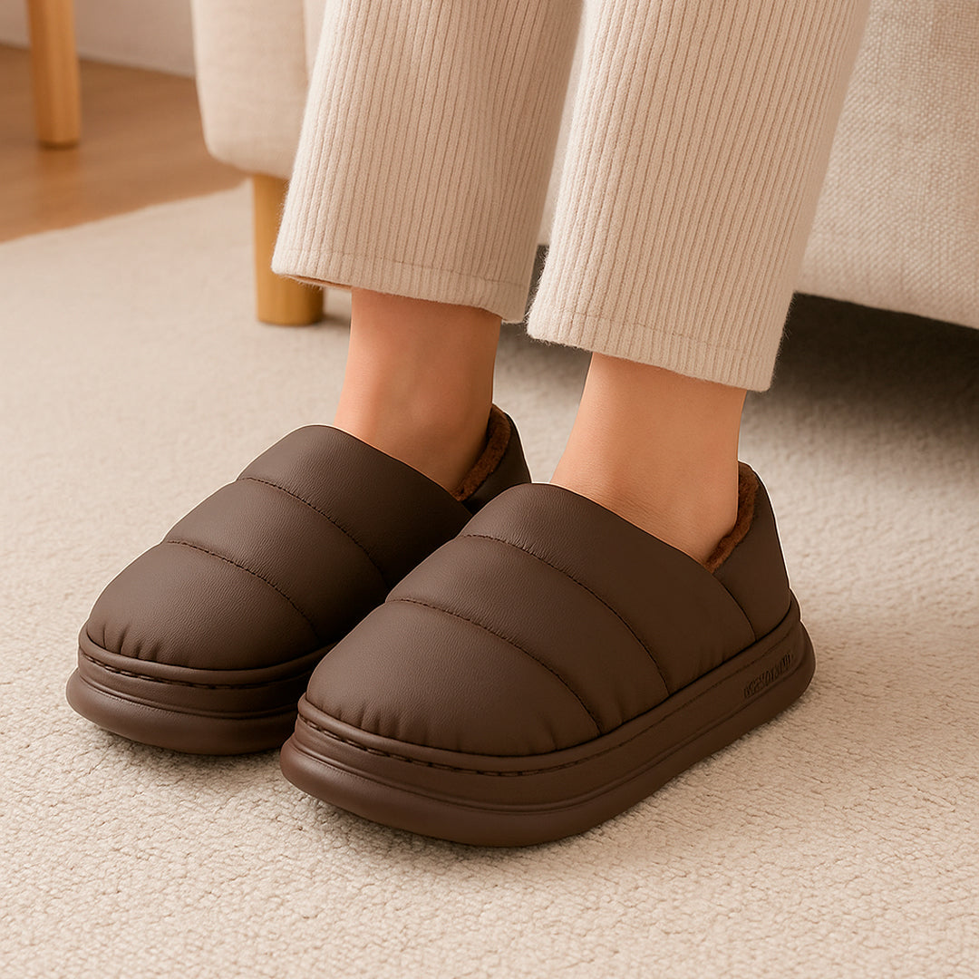 Pantufla Cerrada Queey Home con Simil Corderito