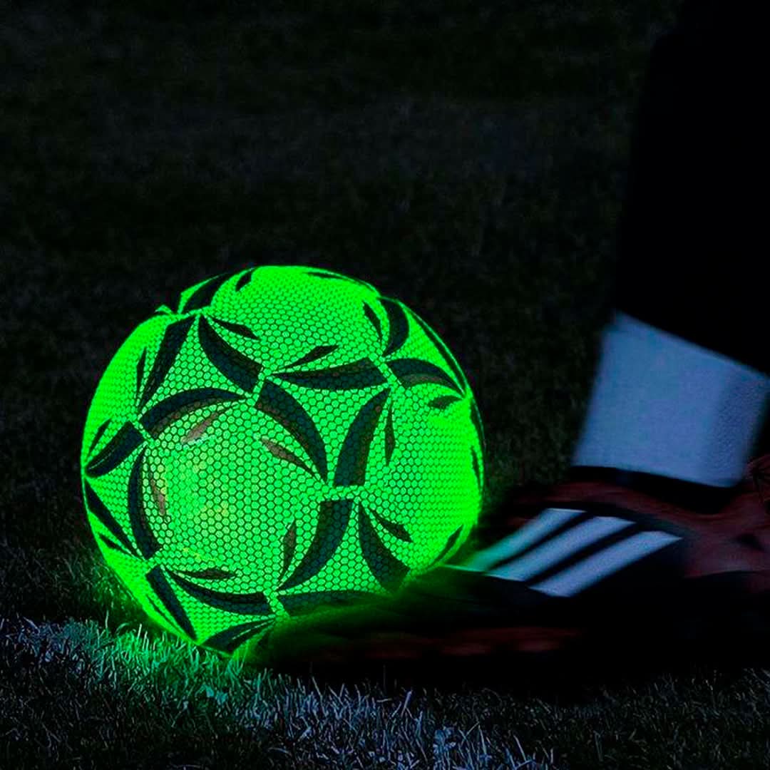 Pelota Luminosa Glow Brilla en la Oscuridad Marca Luminus