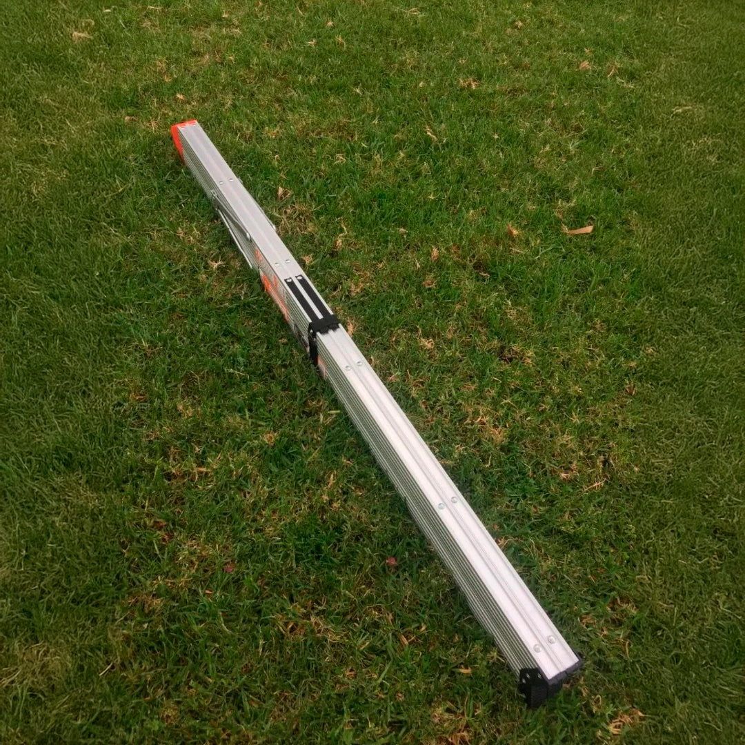 Escalera Compacta de Aluminio Totalmente Plegable 150Kg MAX