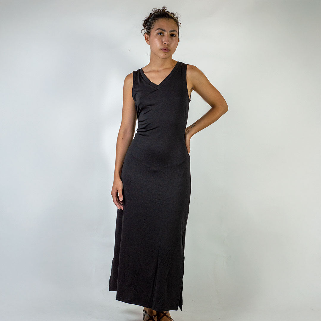 Vestido Moderno con Cuello en V