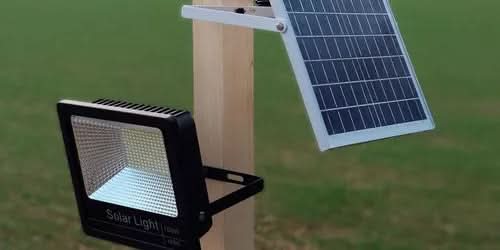 Foco Solar Led 100W con Control y Fotocélula