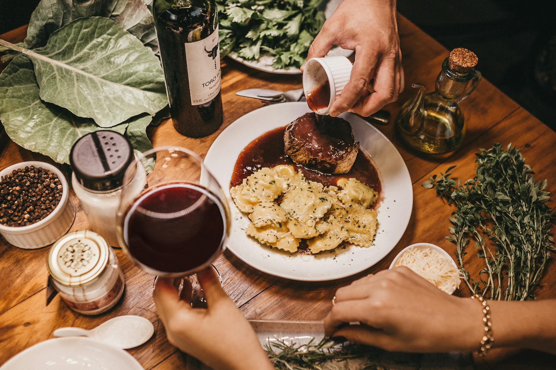 Cenas Románticas: Recetas Elegantes y Sencillas para Impresionar