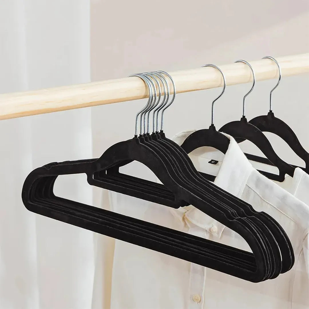 Pack de 10 Perchas Terciopeladas Negras